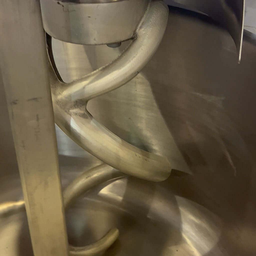 Amasadora de Harina 60 Kg GPaniz AE60 gancho y cazo interior