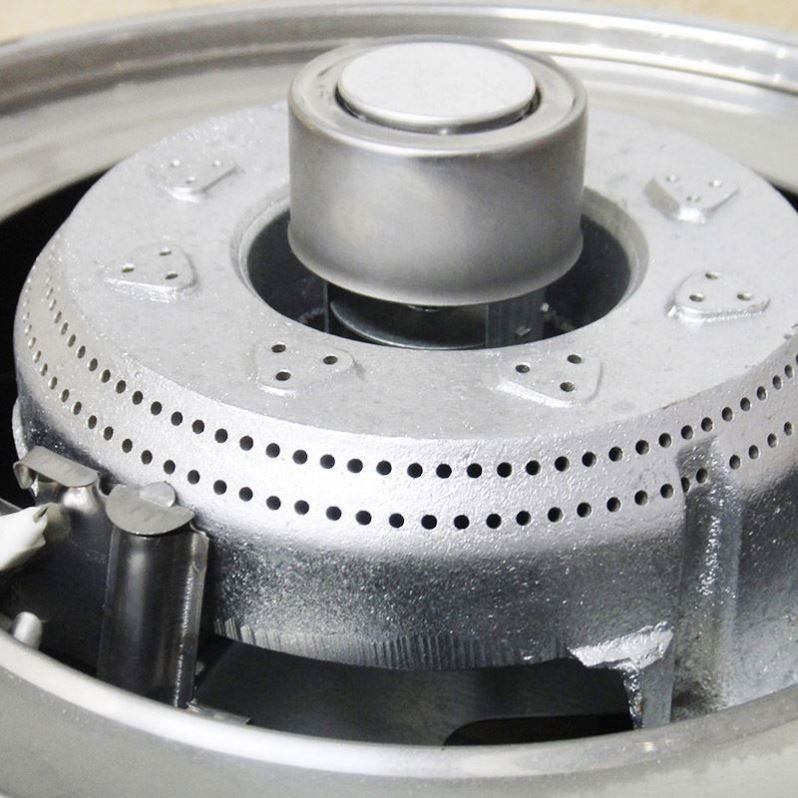 Detalle de la arrocera a gas Migsa MI30L-B de 30 litros con tapa de aluminio y base de cocción