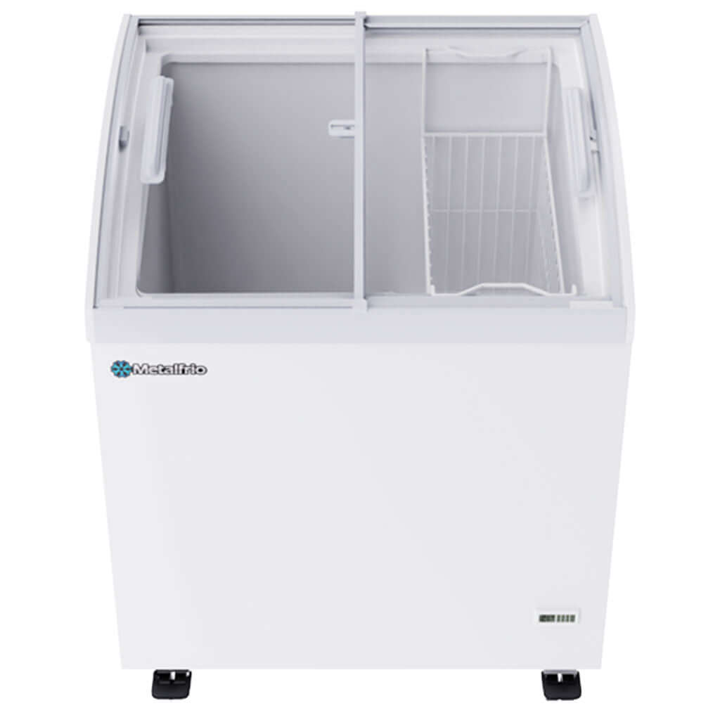 Interior del congelador horizontal Metalfrio CHC200 con canastilla recubierta epoxica