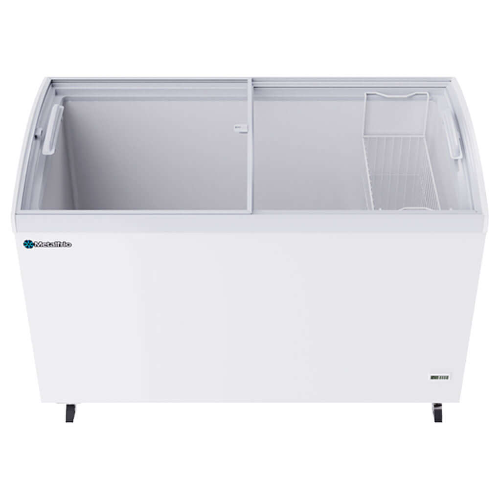 Interior del congelador horizontal Metalfrio CHC 400 con canastilla