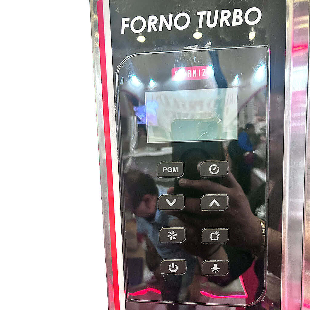 Panel digital del horno de convección GPaniz FTG-3000 para panadería profesional.