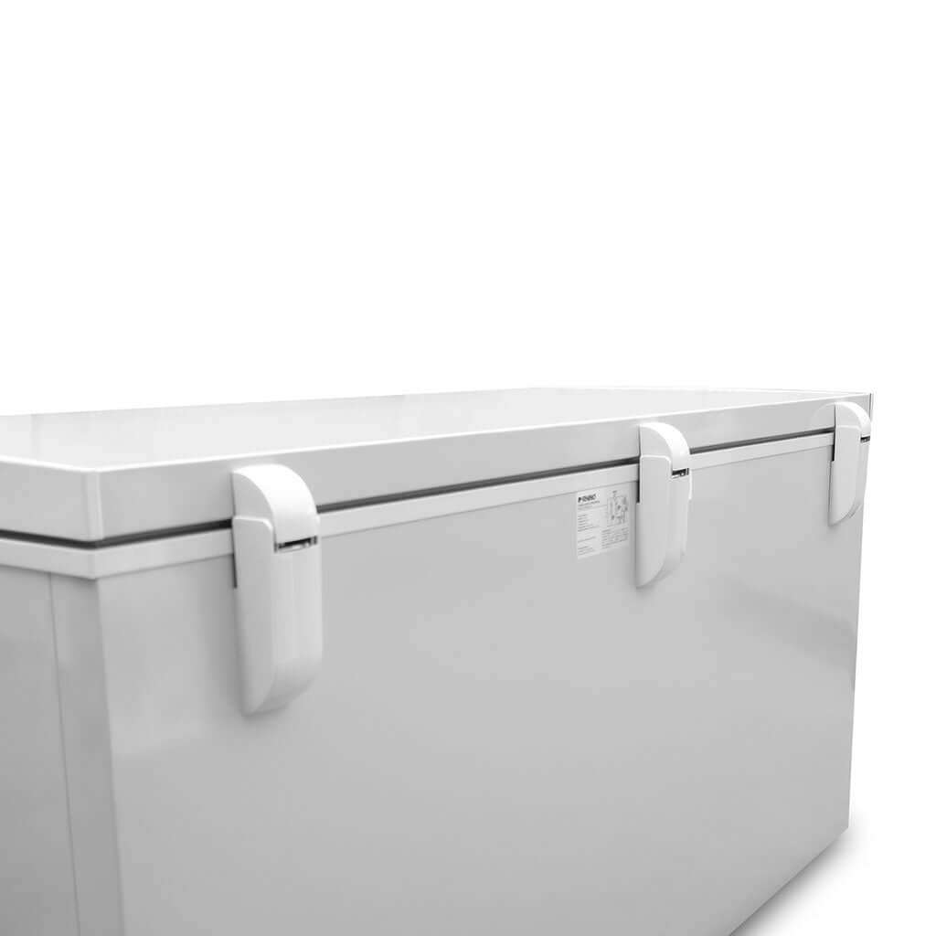 reforzado-con-tapas-de-seguridad-el-nuevo-congelador-congeco-16-de-rhino