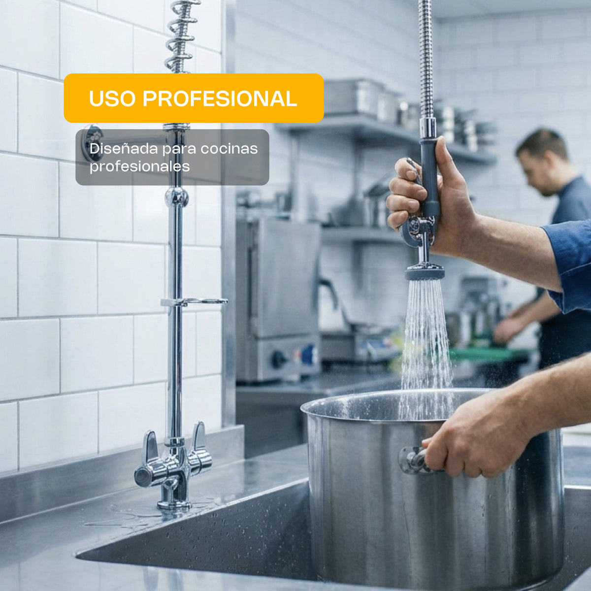 Aplicación de la manguera prelavado RHINO MAPREC-M2J en cocina profesional