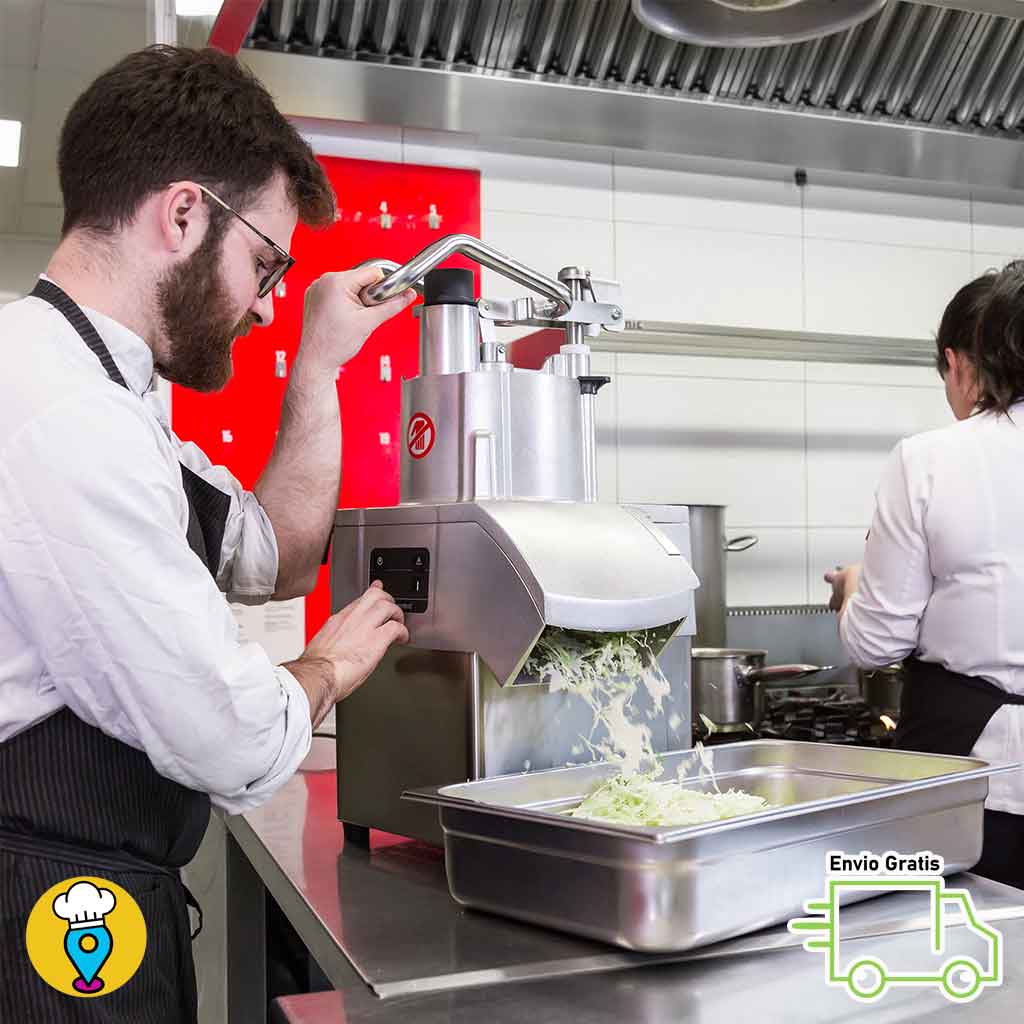 cortador-de-vegetales-Sammic-Ca-41 chef cortando con el equipo