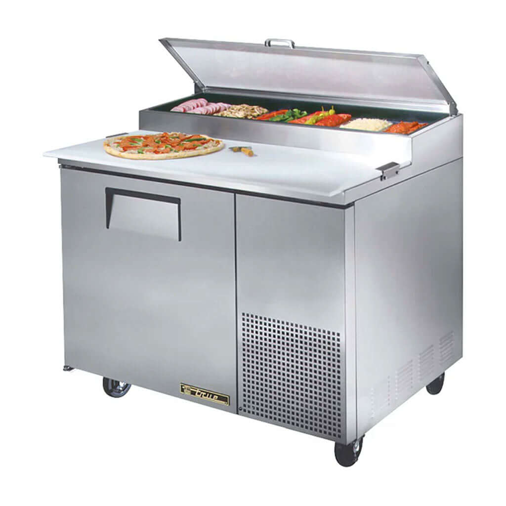 Mesa fría para pizza refrigerada para preparar pizzas en cocina profesional