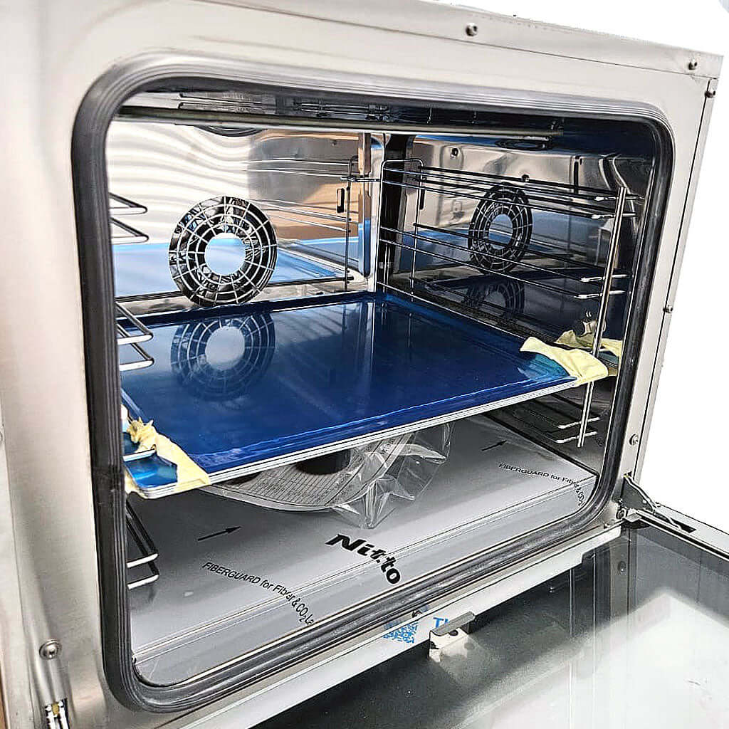 Bandejas del horno eléctrico de convección EKA EKF 423 NM incluidas